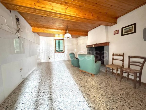 casa indipendente in vendita a Vernio in zona Costozze