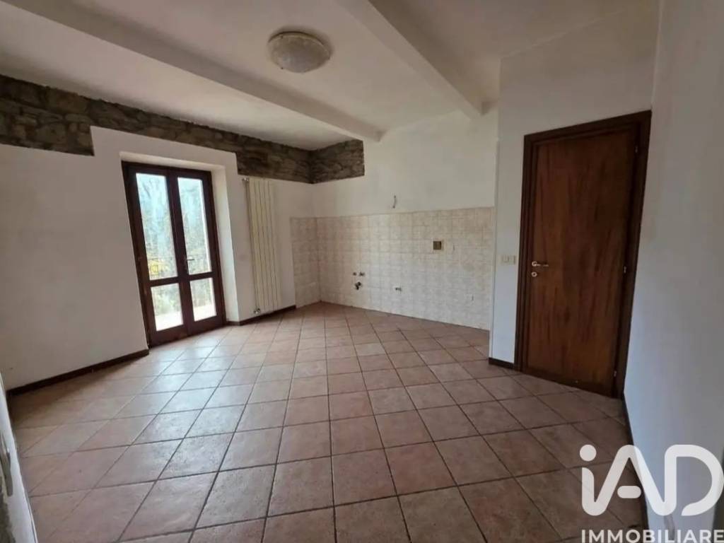 appartamento in vendita a Vernio in zona Montepiano