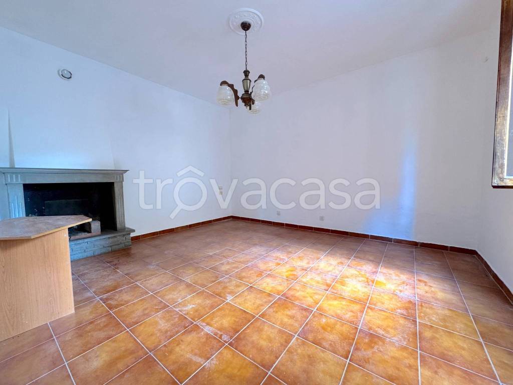 casa indipendente in vendita a Vernio in zona Mercatale Vernio