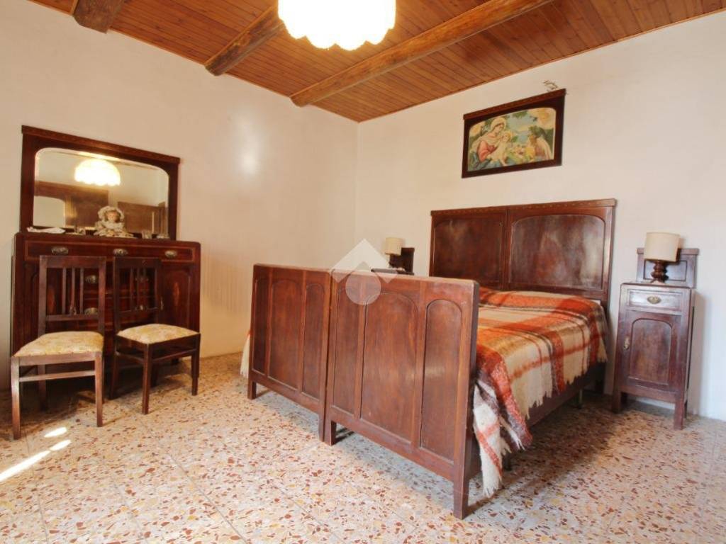 appartamento in vendita a Vernio in zona Cavarzano