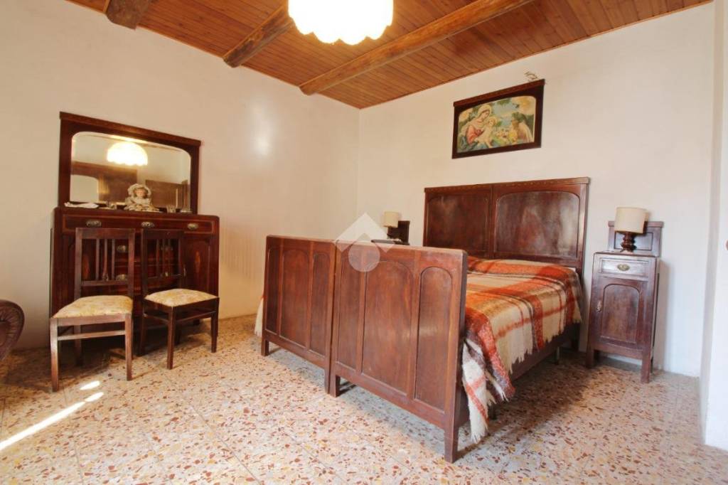 appartamento in vendita a Vernio in zona Cavarzano