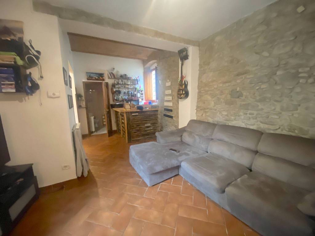 casa indipendente in vendita a Vernio in zona Terrigoli
