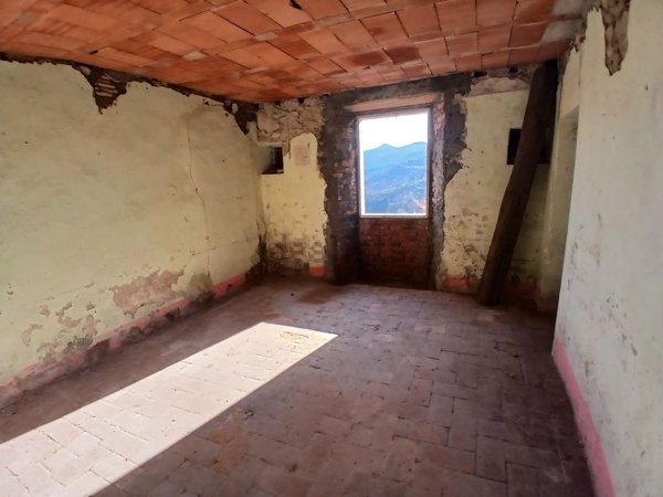 appartamento in vendita a Vernio in zona Sant'Ippolito