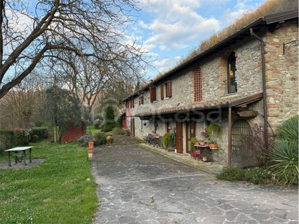 casa indipendente in vendita a Vernio in zona Terrigoli