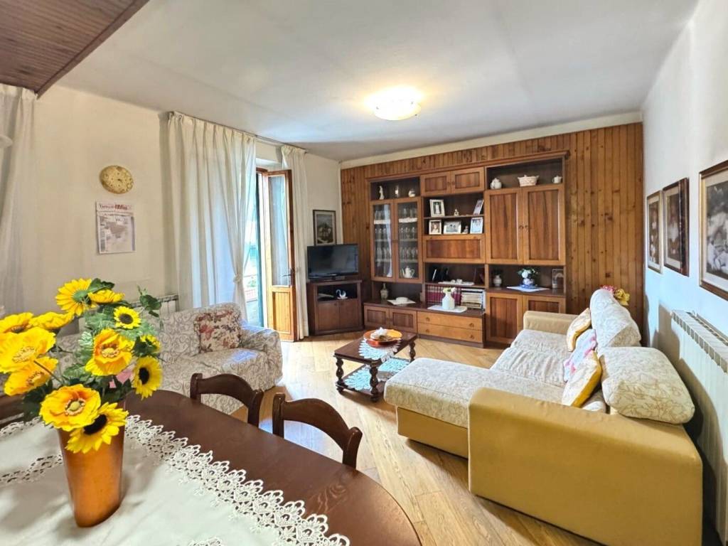 appartamento in vendita a Vernio in zona Montepiano