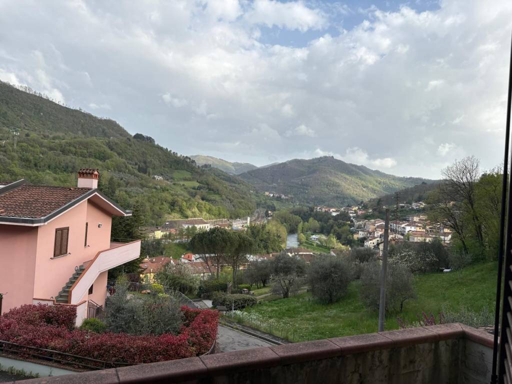 appartamento in vendita a Vernio in zona San Quirico