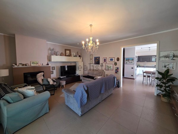casa indipendente in vendita a Vernio in zona Montepiano
