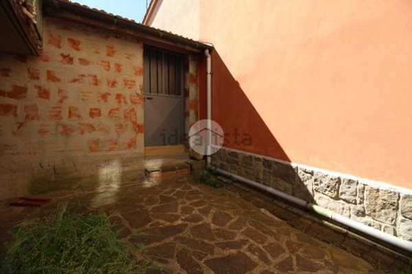 appartamento in vendita a Vernio in zona Cavarzano