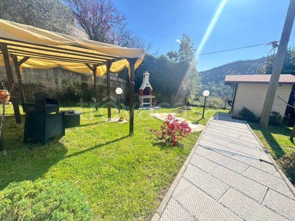 casa indipendente in vendita a Vernio