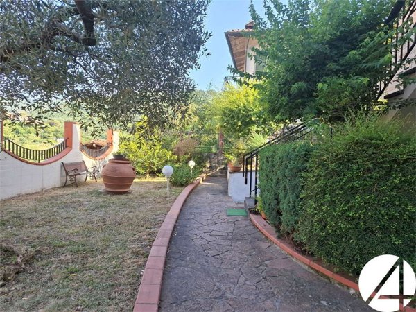 appartamento in vendita a Vernio in zona Mercatale Vernio