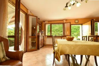 casa indipendente in vendita a Vernio
