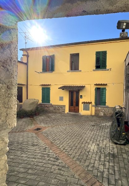 casa indipendente in vendita a Vernio in zona San Quirico