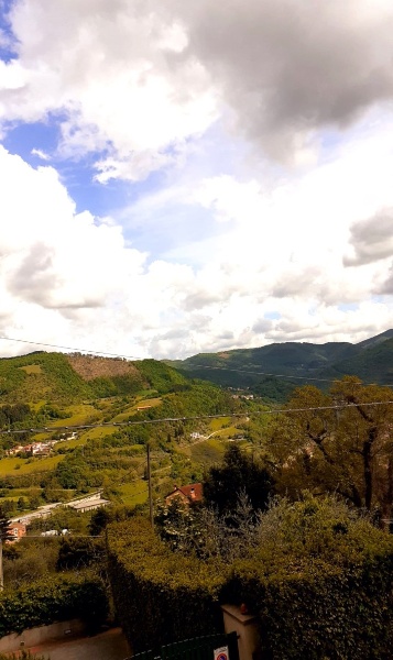 casa indipendente in vendita a Vernio in zona Mercatale Vernio