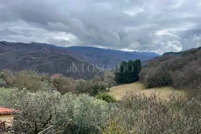 casa indipendente in vendita a Vernio