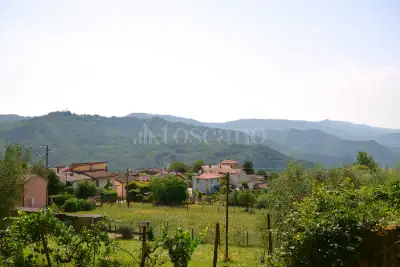 casa indipendente in vendita a Vernio in zona Sant'Ippolito