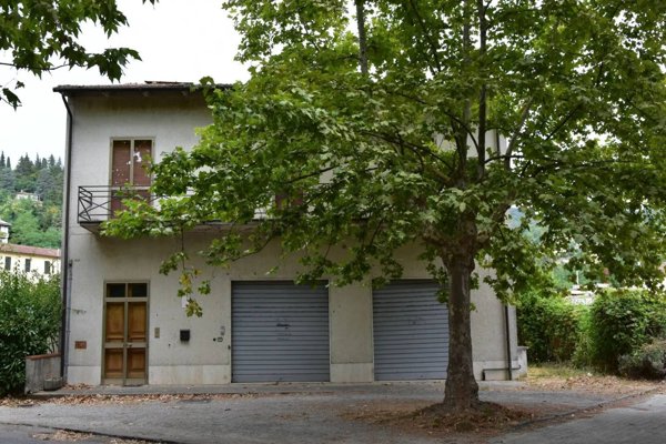 casa indipendente in vendita a Vernio in zona Mercatale Vernio