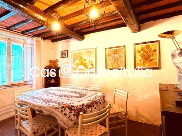 casa indipendente in vendita a Vernio