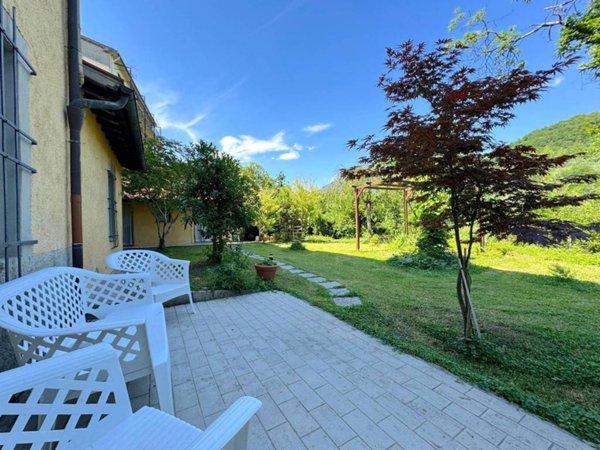 casa indipendente in vendita a Vernio in zona San Quirico