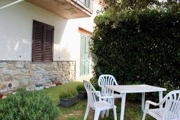 casa indipendente in vendita a Vernio in zona Cavarzano