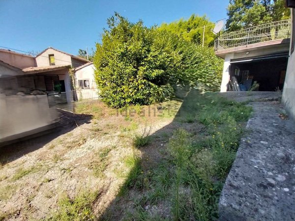 casa indipendente in vendita a Vernio in zona Terrigoli