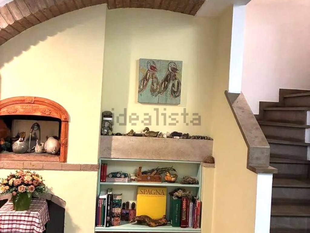casa indipendente in vendita a Vernio in zona Mercatale Vernio