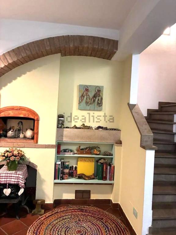 casa indipendente in vendita a Vernio in zona Mercatale Vernio