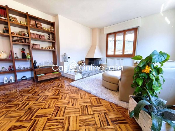 appartamento in vendita a Vernio in zona Mercatale Vernio