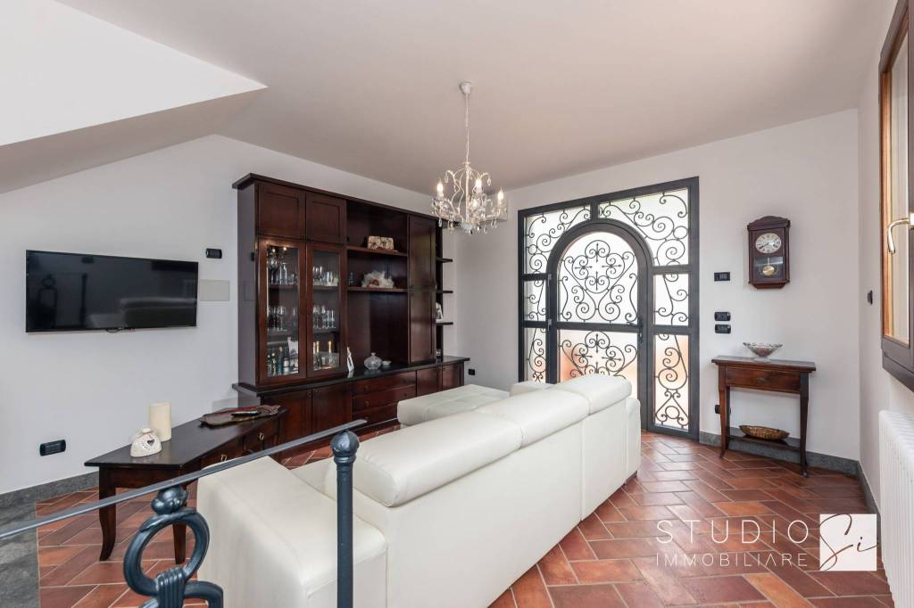 casa indipendente in vendita a Vernio