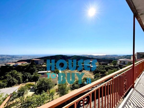 casa indipendente in vendita a Carfizzi