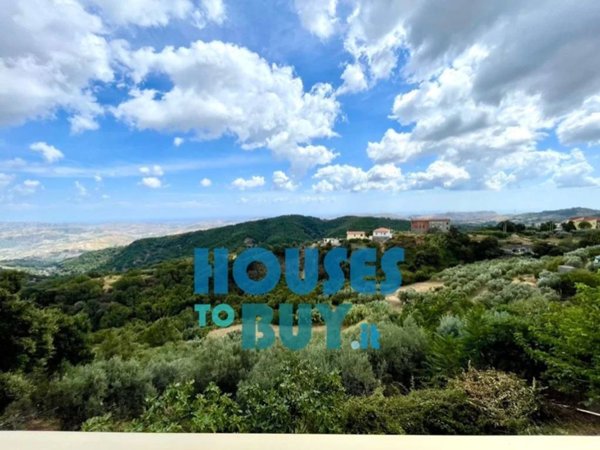 casa indipendente in vendita a Carfizzi