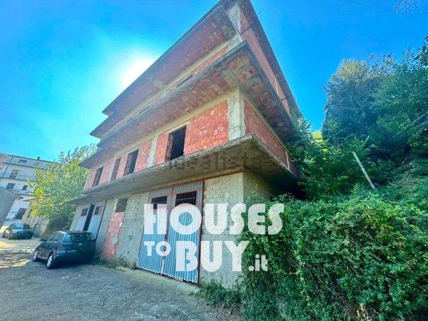 casa indipendente in vendita a Carfizzi