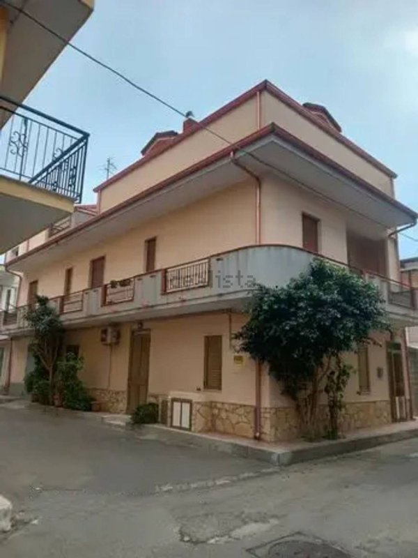 casa indipendente in vendita a Cirò Marina