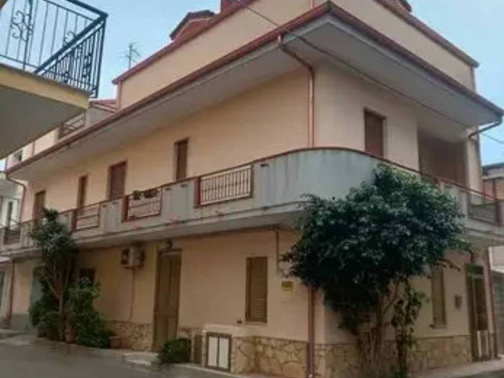casa indipendente in vendita a Cirò Marina