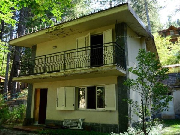 casa indipendente in vendita a Cotronei