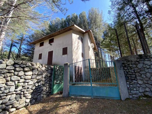 casa indipendente in vendita a Cotronei in zona Trepidò