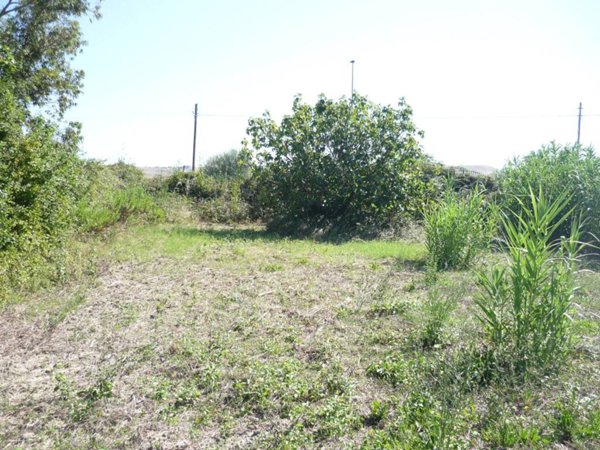 terreno edificabile in vendita a Crotone in zona Farina