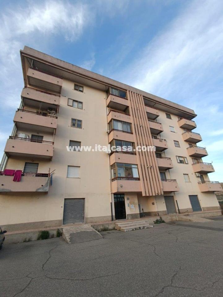 appartamento in vendita a Crotone in zona Tufolo