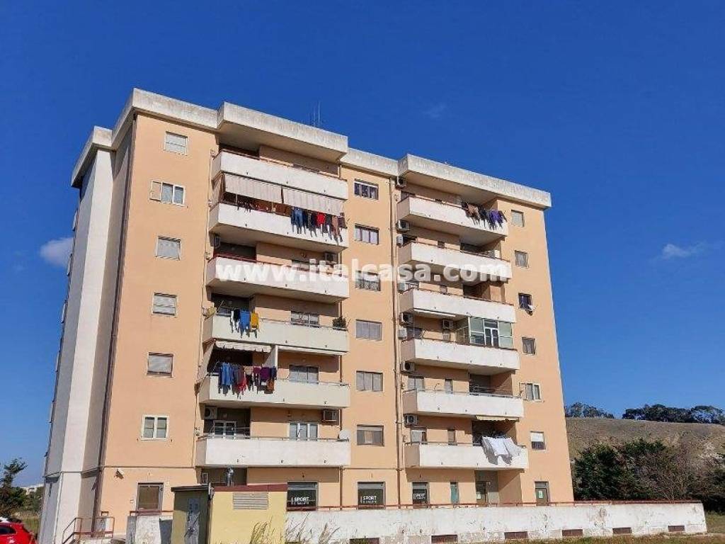 appartamento in vendita a Crotone in zona Tufolo