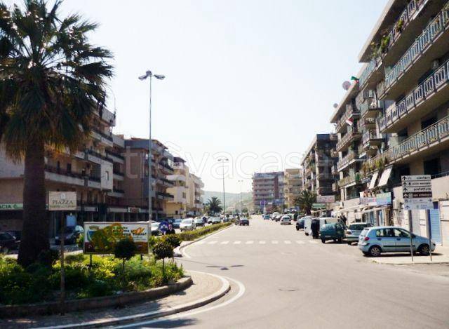 locale di sgombero in vendita a Crotone