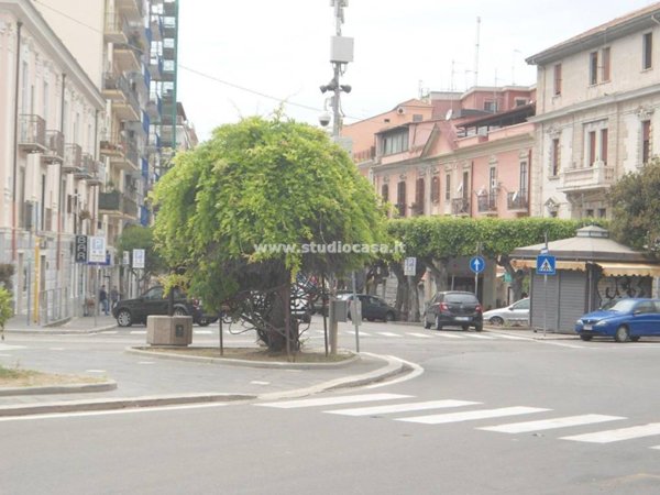 negozio in vendita a Crotone in zona Centro Città