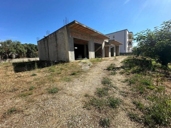 casa indipendente in vendita a Crotone in zona Apriglianello