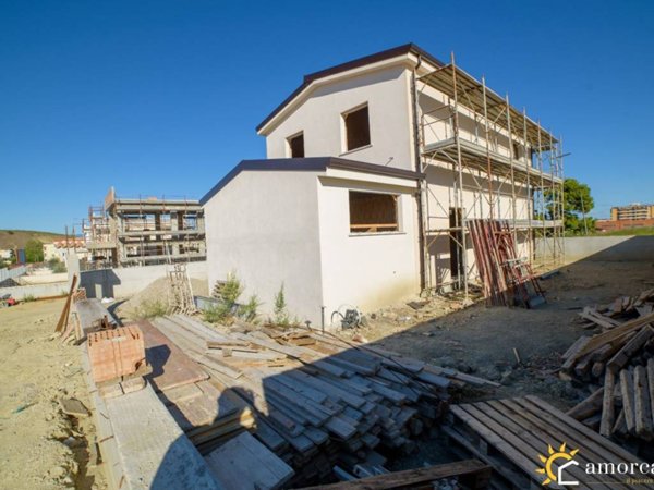 casa indipendente in vendita a Crotone in zona Farina