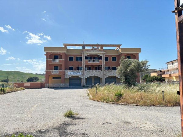 casa semindipendente in vendita a Crotone in zona Farina