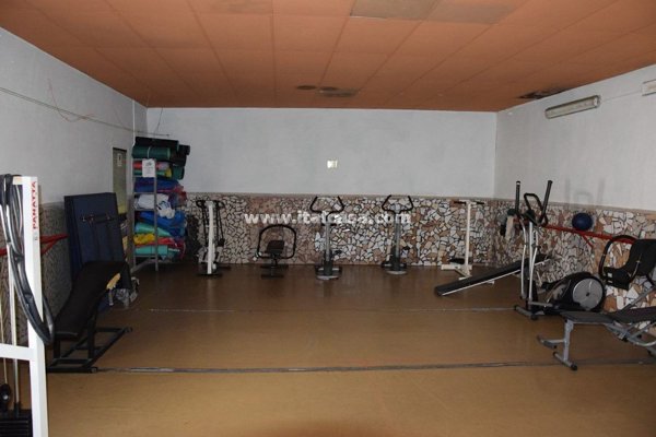 locale di sgombero in vendita a Crotone