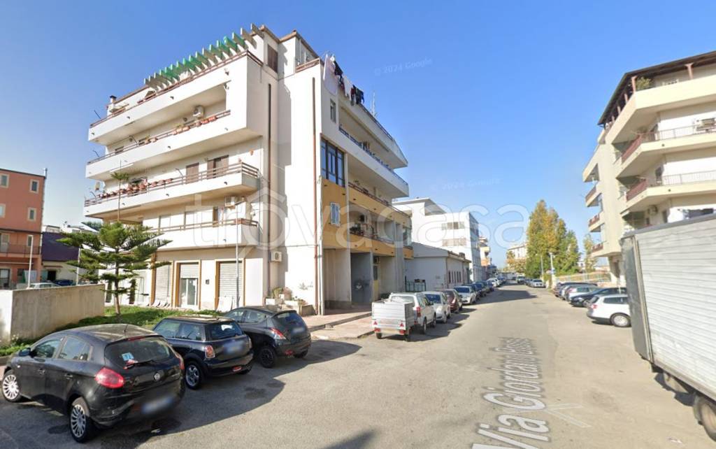 negozio in vendita a Crotone in zona Città Vecchia