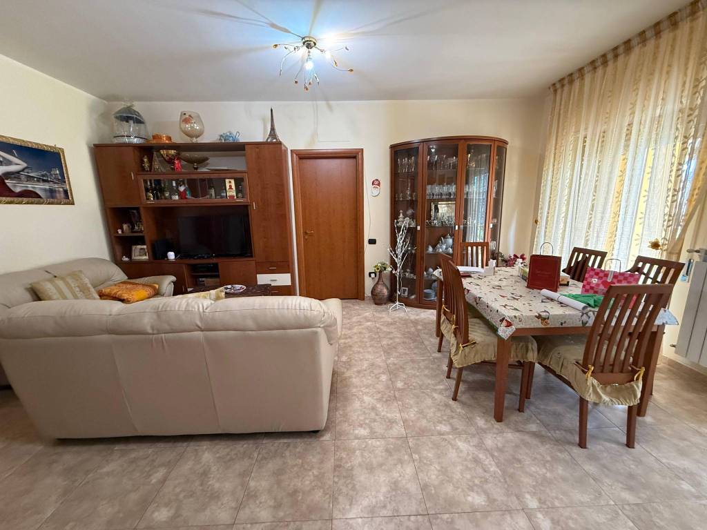 appartamento in vendita a Crotone in zona Farina