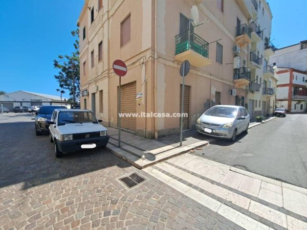 locale commerciale in vendita a Crotone