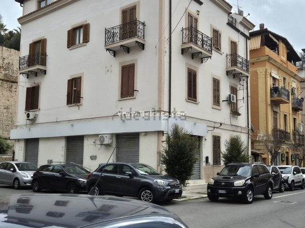 ufficio in vendita a Crotone in zona Centro Città