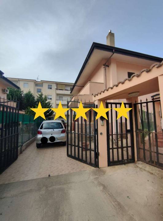 appartamento in vendita a Crotone in zona Farina