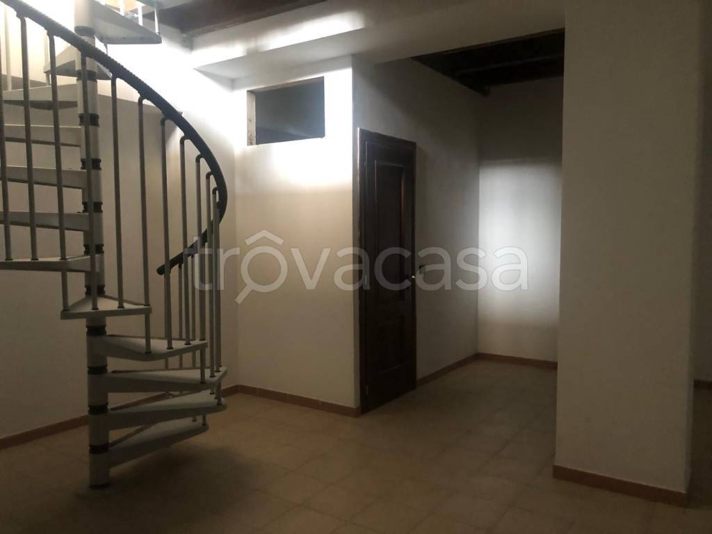 locale commerciale in vendita a Crotone